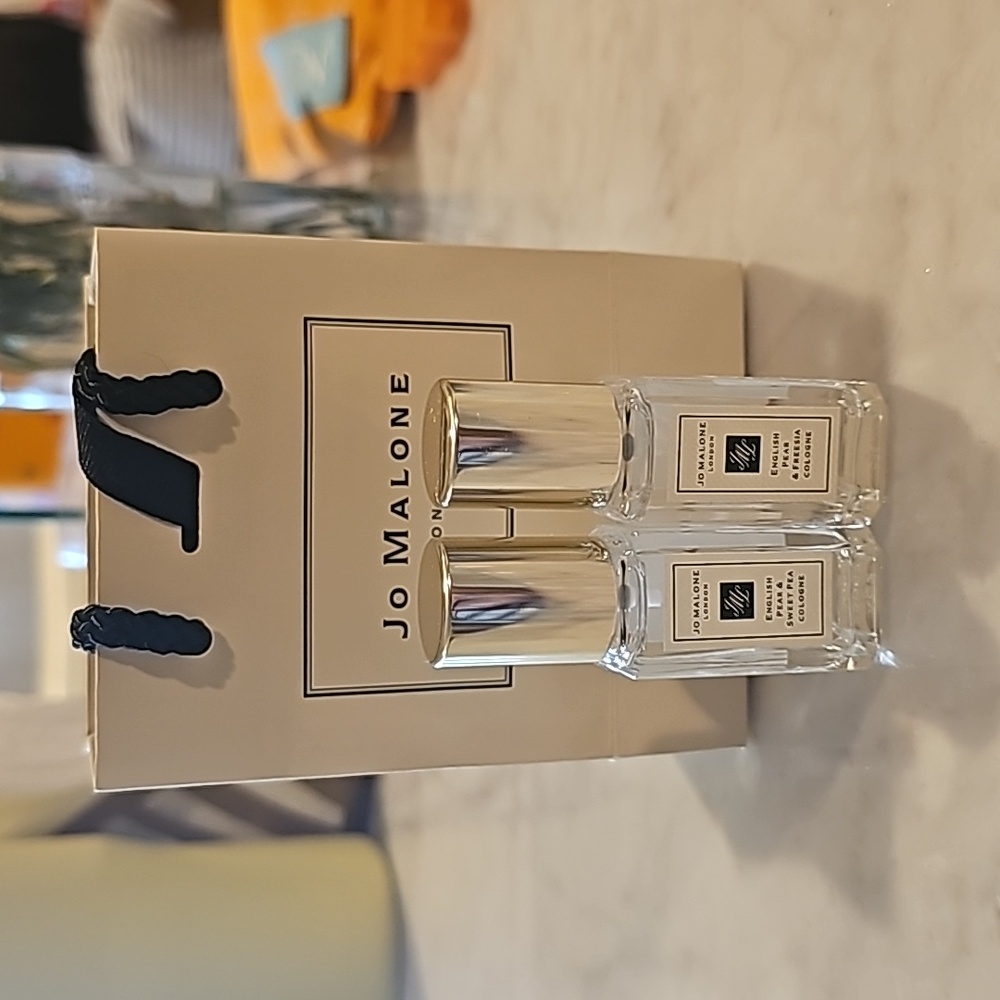 Jo Malone English Pear & Freesia, English Pear & sweet pea - Picture 2 of 4